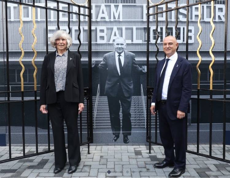 官方：比尔-尼科尔森大门在托特纳姆热刺的新球场正式重新开放