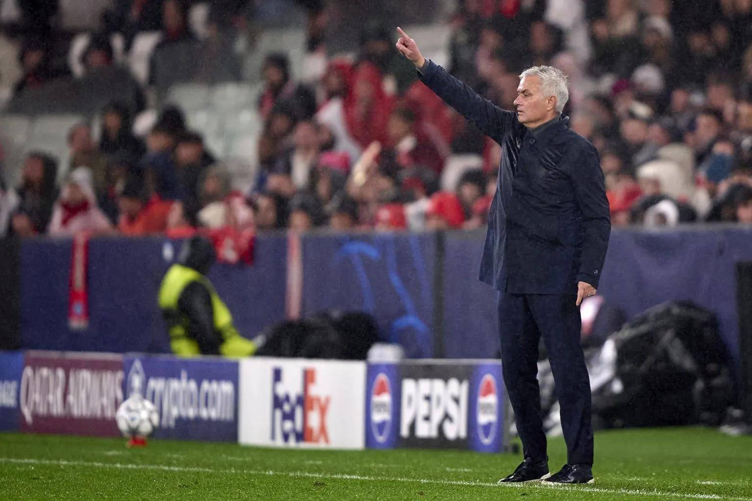 穆里尼奥欧冠对阵皇家马德里前发出严厉警告：他们受伤了